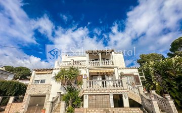 Property slide 40