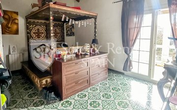 Property slide 20
