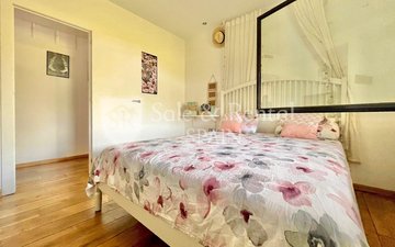 Property slide 32