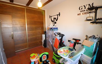 Property slide 36