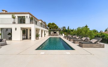 Property slide 32