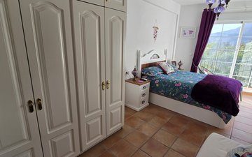 Property slide 24