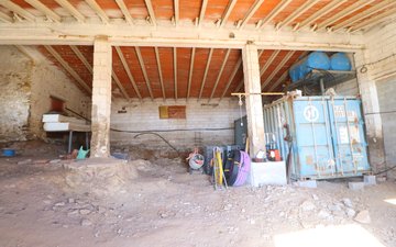 Property slide 32
