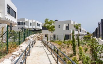 Property slide 16