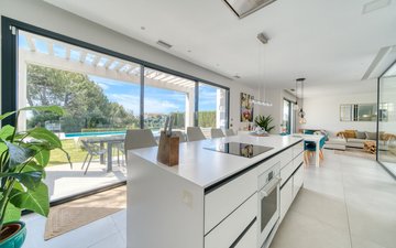 Property slide 10