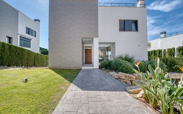 Property slide 19