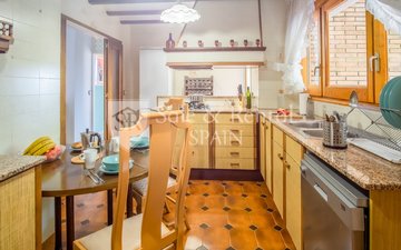 Property slide 10