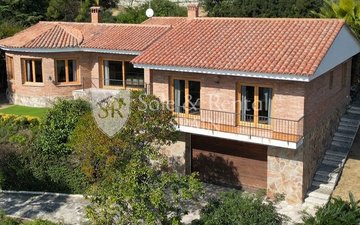 Property slide 40