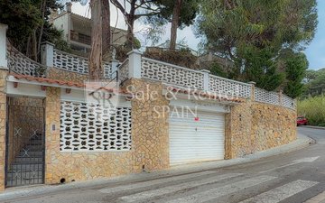 Property slide 30