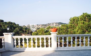 Property slide 9