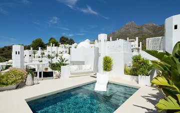 Property slide 24