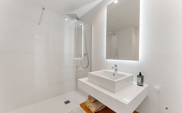 Property slide 17