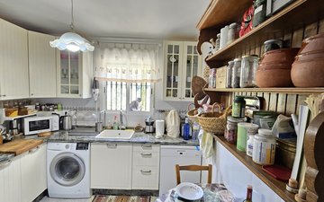 Property slide 16