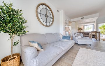 Property slide 32