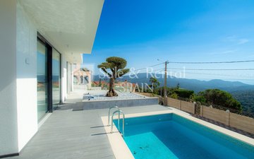 Property slide 32