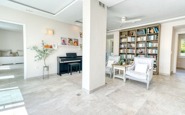 Property slide 25