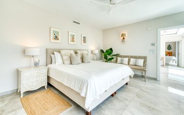 Property slide 32