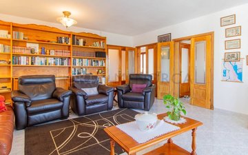 Property slide 10
