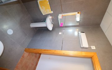 Property slide 32