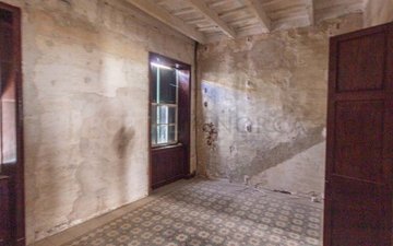 Property slide 16
