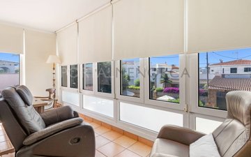 Property slide 32