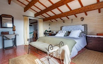Property slide 32