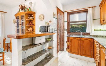 Property slide 20