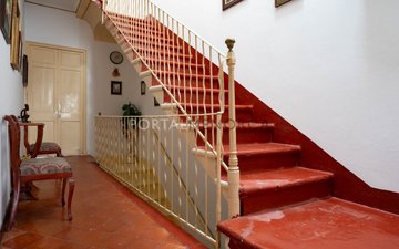 Property slide 32