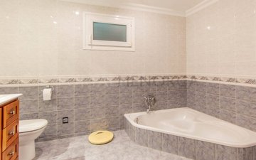 Property slide 20