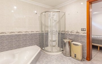 Property slide 21