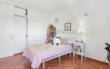 Property slide 32