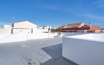 Property slide 32