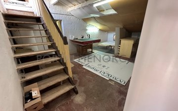 Property slide 16