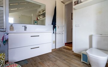 Property slide 32