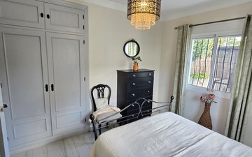 Property slide 32