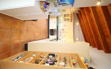 Property slide 10