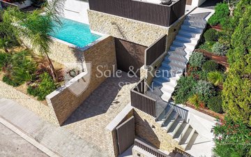 Property slide 32