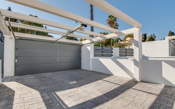 Property slide 18