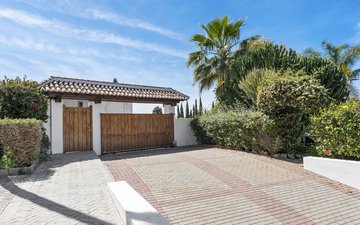 Property slide 44