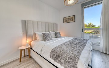 Property slide 16