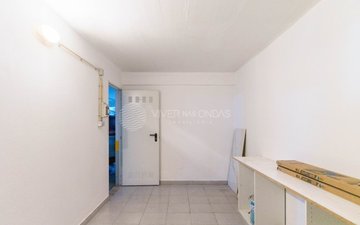 Property slide 32