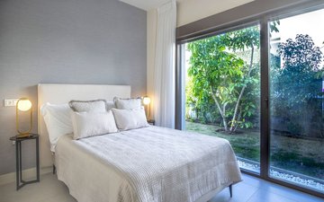 Property slide 32