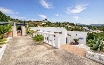 Property slide 18