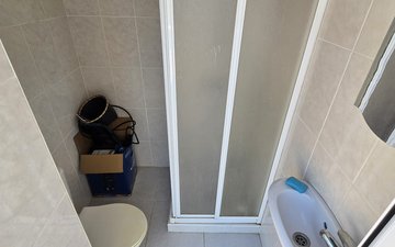 Property slide 32