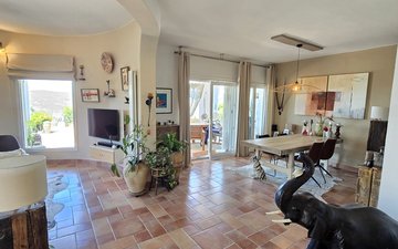 Property slide 25