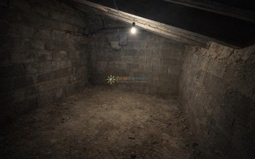 Property slide 32