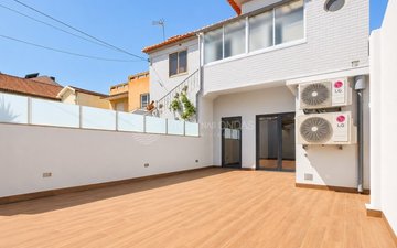Property slide 32
