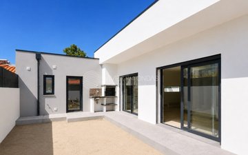 Property slide 32