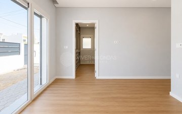 Property slide 22