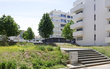 Property slide 32